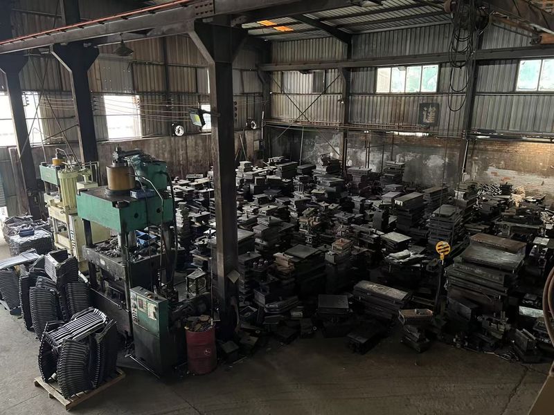 Yimi (Guangzhou) Automotive Parts Co, Ltd linia produkcyjna producenta