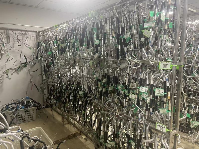 Yimi (Guangzhou) Automotive Parts Co, Ltd linia produkcyjna producenta