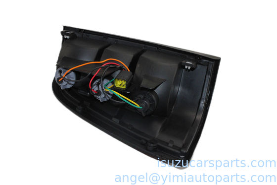ISUZU TFR17 Światło tylne ASM R 8971144490
