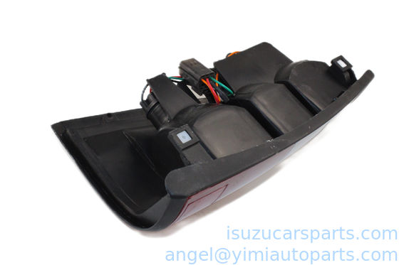 ISUZU TFR98 Światło tylne R 8971144510