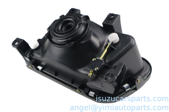 ISUZU UCR17 LAMPA ASM GŁOWICA PRAWA 8972130071