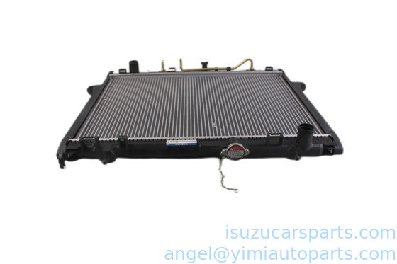 Aluminiowy radiator 4JA1 ISUZU D MAX 8973633070