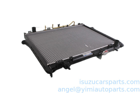Aluminiowy radiator 4JA1 ISUZU D MAX 8973633070