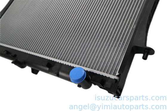 ISUZU DMAX2012 4JJ1 Radiator 8971372730 Części chłodzące samochodów